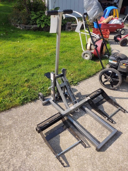 Pittsburgh 300lb Mower/ATV Jack