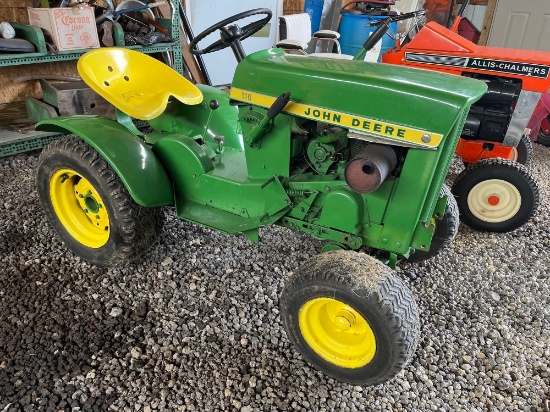 John Deere 110 lawn tractor w/ 44 inch deck