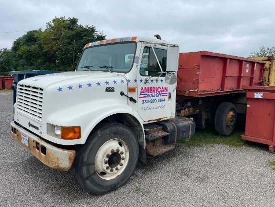 2001 International 4700 DT466 Roll-Off Truck