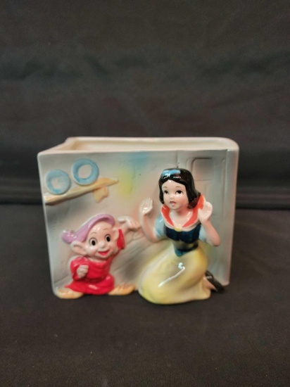 Vintage Walt Disney Productions Snow White and Dopey planter