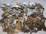 Lot of vintage keys!