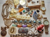 Costume jewelry lot: watches, Japanese set, pins, bracelets