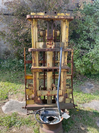 3pt hydraulic mast with 42in forks