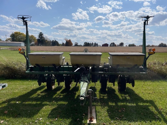 John Deere 7200 conservation corn planter