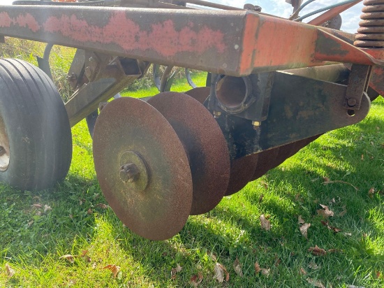 case/soil controller Landoll 9 shank chisel plow
