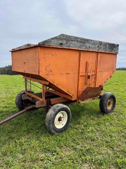 Gravity Wagon With NH Running Gear