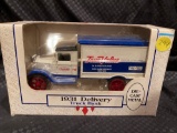 Ertl 31 delivery truck bank