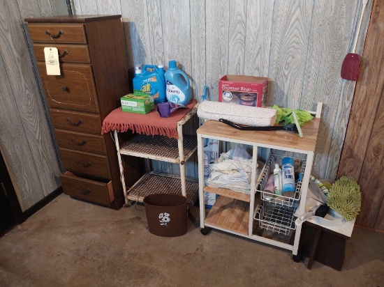Small Chest of Drawers, 2 Rolling stands, Towels