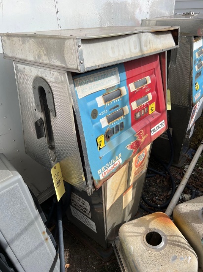 Vintage Tomheim Gas Pump