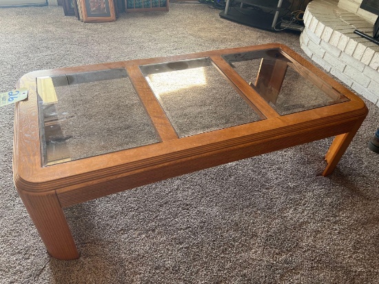 three piece matching end table and coffee table set with matching lamp