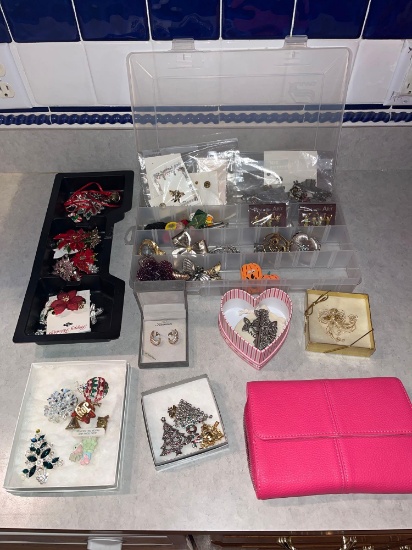 costume jewelry w/ storage trunk