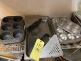Muffin Pans and Pan Handlers