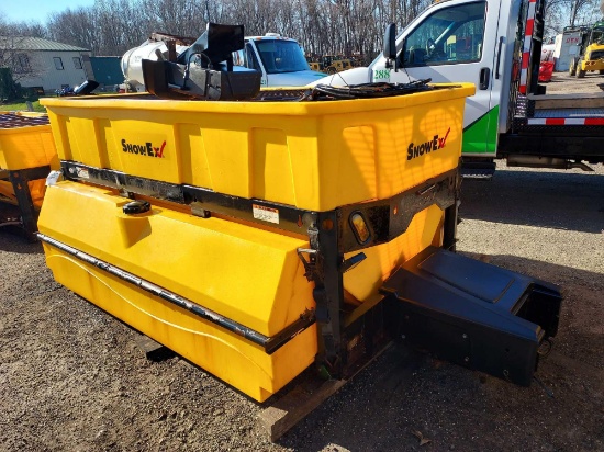 SnowEx Super Maxx II 9800X Salt Spreader