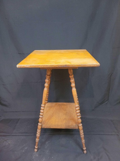 Antique oak lamp table with turned legs