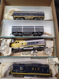 HO BO and Santa Fe locomotives, 2 dummies