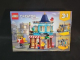 Lego Creator 31105 Townhouse Toy Store, sealed box