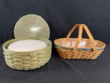Longaberger covered dish basket, 2006 Christmas collection basket