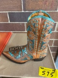 Ladies boot size 7 1/2