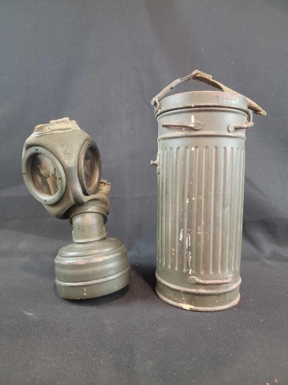WWII WW2 German M30 Gas Mask with canister