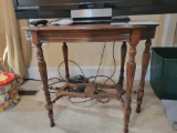 Vintage turtle top lamp table with ornate base