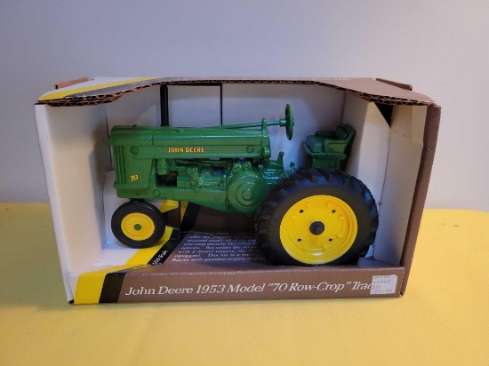 Ertl JD 1953 70 row crop tractor
