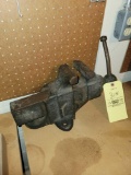 Reed bench vice with 4 inch jaw