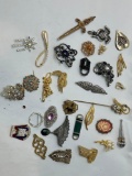 Assorted Brooches and pins