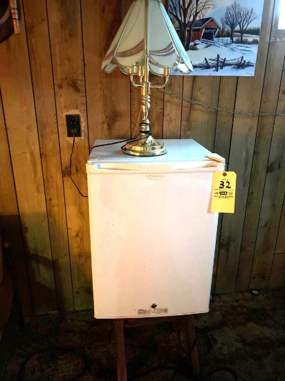 Small Frigidaire Refrigerator- Touch Lamp