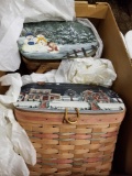 Box with 2 basket purses