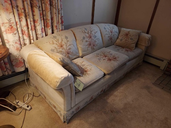 7' Pull Out Sofa