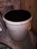 10 Gallon Crock - Has Cracks