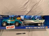 Nylint Dirt wheels and power prop play set