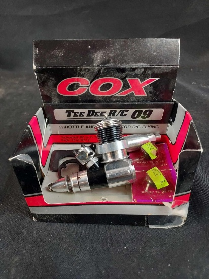 Cox Tee Dee R/C 09 Model Engine w/ Throttle Control & Muffler
