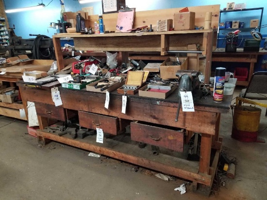 Workbench with large vise