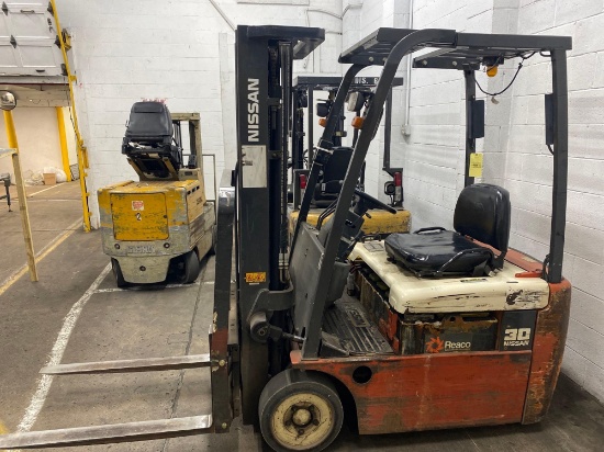 NISSAN 30 ELECTRIC FORK LIFT