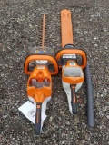 2 trimmers no batteries