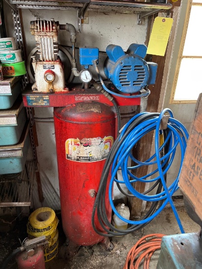 30 Gallon Air Compressor and Hoses