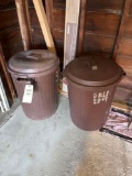 2 Rubbermaid trash bins w/ lids