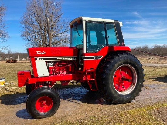 INTERNATIONAL 1086 TRACTOR CAB H/A 6300 HRS