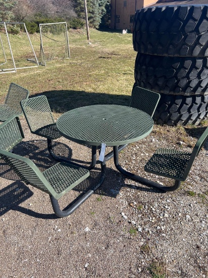 metal round table with 4 seats