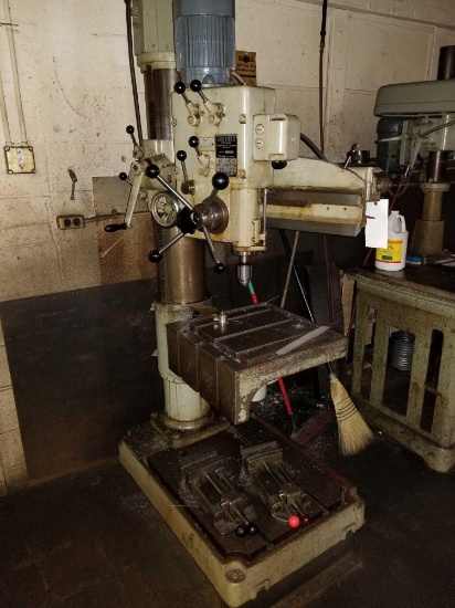 Essbeco RD25 radial drill press with 2 vises