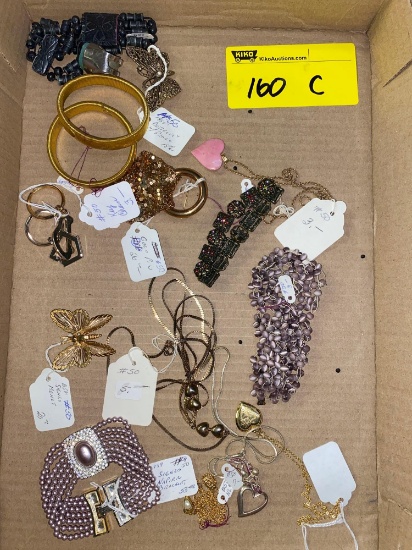 Assorted Vintage Jewelry