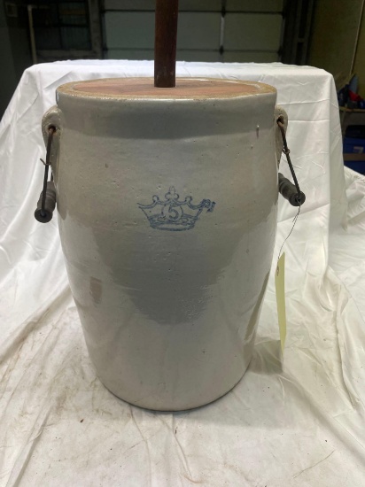 Early crock butter churn