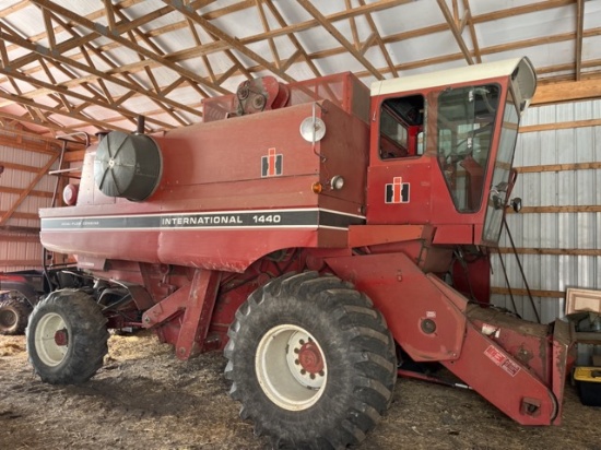 International Tractors – Combine - 20617 - Jeff