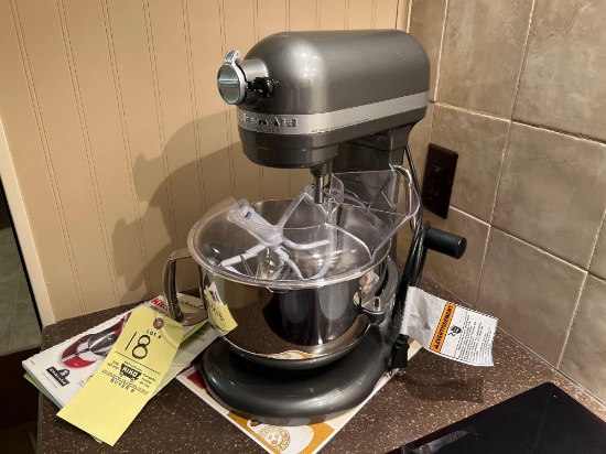 Kitchen Aid Professional 600 Mixer with Attachments