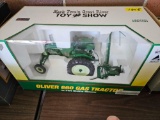 Oliver 660 gas toy tractor with cutterbar