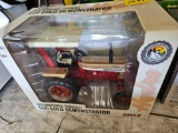 Int Farnall 656 gold toy tractor