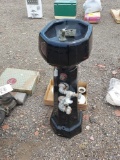 pedestal sink w/ hardware