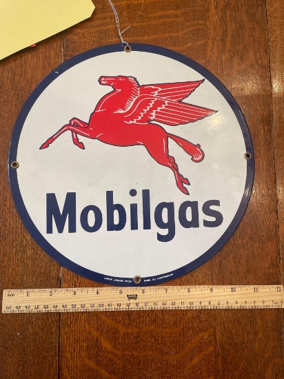 porcelain Mobilgas sign