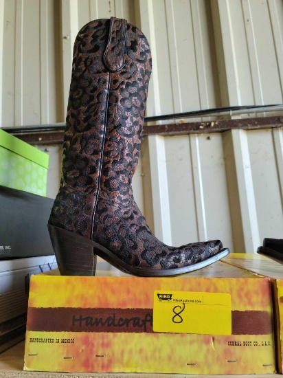 Corral boots womens 7.5